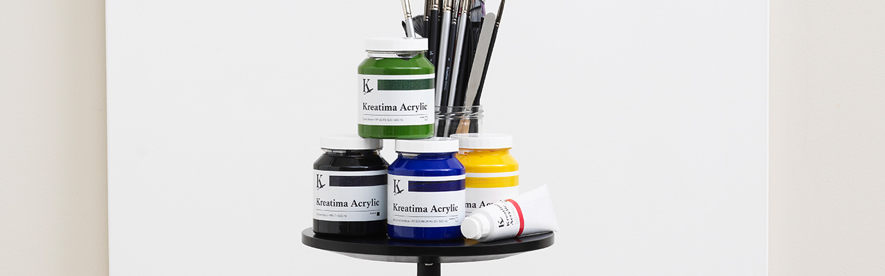 Billede af Kreatima Acrylic-dåser i forskellige farver samt pensler