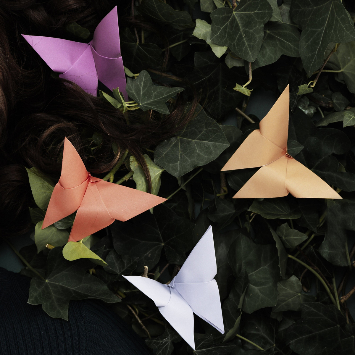 Fold enkle origamisommerfugle